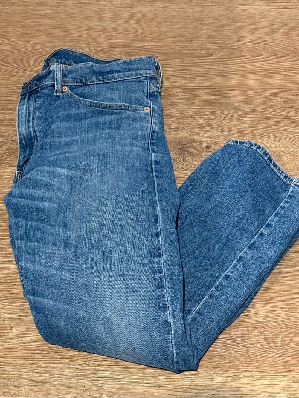 Levi's Men's Straight Jeans in Medium Blue